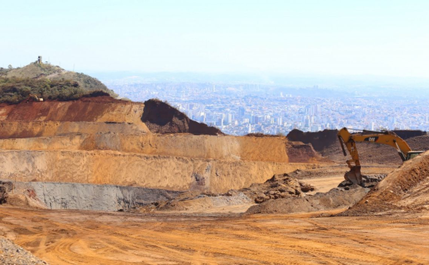 Prefeitura de BH vai à Justiça contra aval a mineração na Serra do Curral