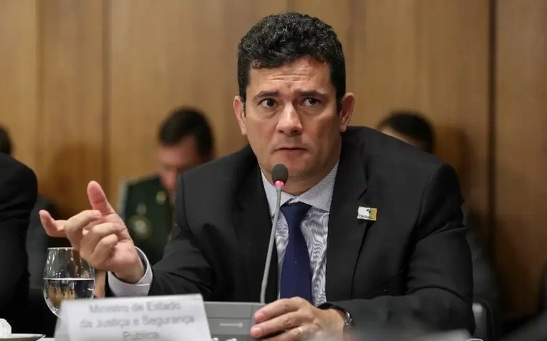 Sérgio Moro cobra do presidente Lula políticas públicas de combate à corrupção