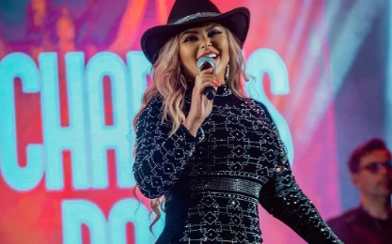 Quem foi Vanessa Rios, cantora que morreu aos 42 e planejava carreira internacional