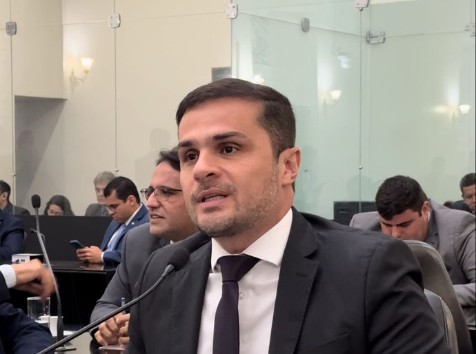 Lei reduz carga horária de servidores que tenham familiares com deficiência física, mental ou autismo em Alagoas