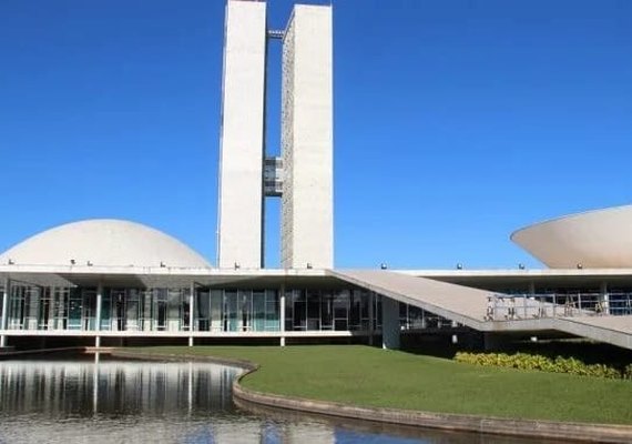 Fusão entre PTB e Patriota forma partido  “Mais Brasil 25”