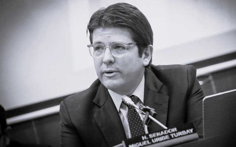 Miguel Uribe Turbay falece na sequência de hemorragia cerebral, diz mídia