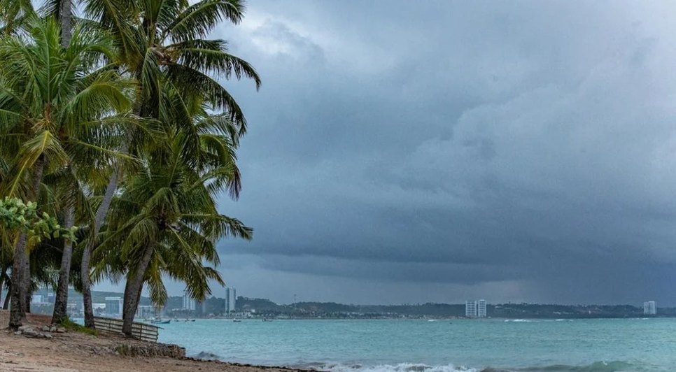 Chuvas devem continuar caindo até a terça-feira (31). - Foto: Arquivo/Secom Maceió