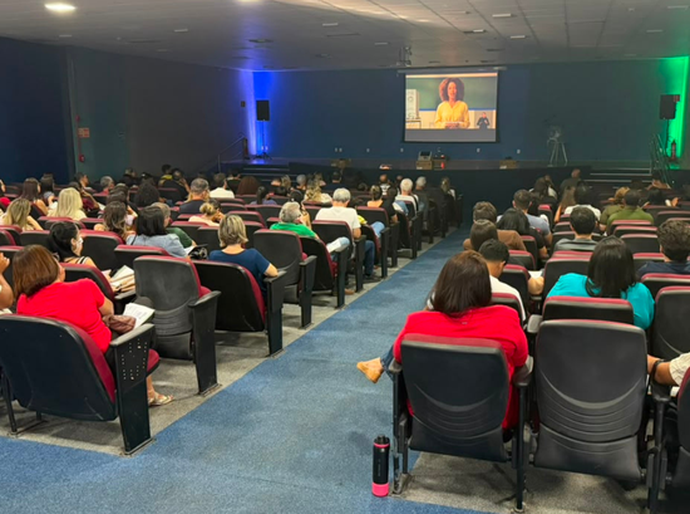 Mesários da 2ª Zona Eleitoral participam de treinamento para as Eleições 2026