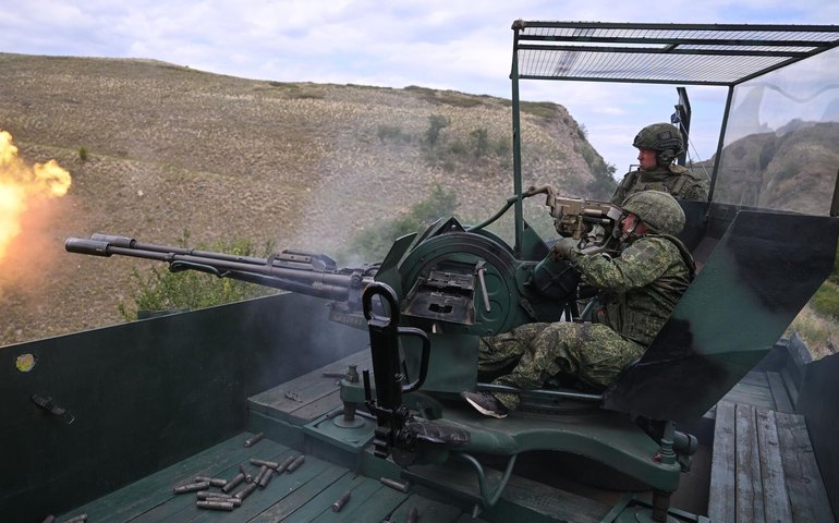 Zelensky pode ter que deixar a Ucrânia, avalia coronel dos EUA