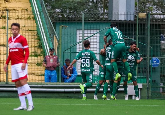 Chapecoense vence o CRB por 3 a 2 e amplia invencibilidade na Série B