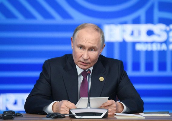 Putin: cada vez mais países defendem formação de ordem mundial segura, sem racismo e neocolonialismo