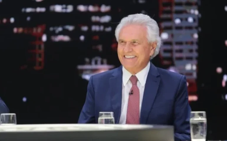 Caiado oficializa filiação ao PSD em evento marcado por apelos sobre definição presidencial