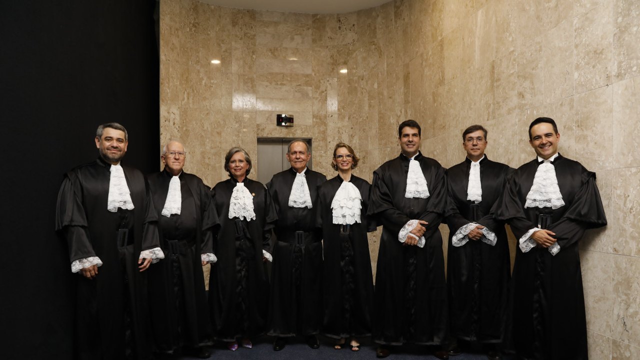 TRF5 celebra a chegada de oito novos desembargadores e desembargadoras federais