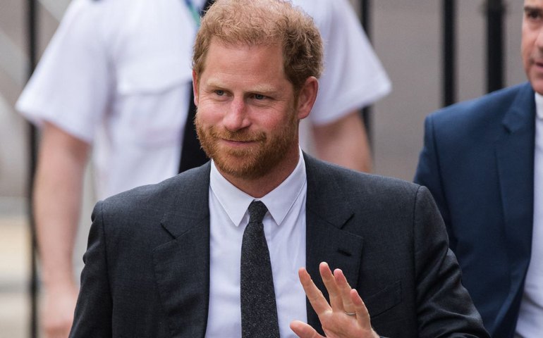 Em 1º entrevista após vitória judicial, príncipe Harry diz que luta contra tabloides britânicos aprofundou ruptura familiar