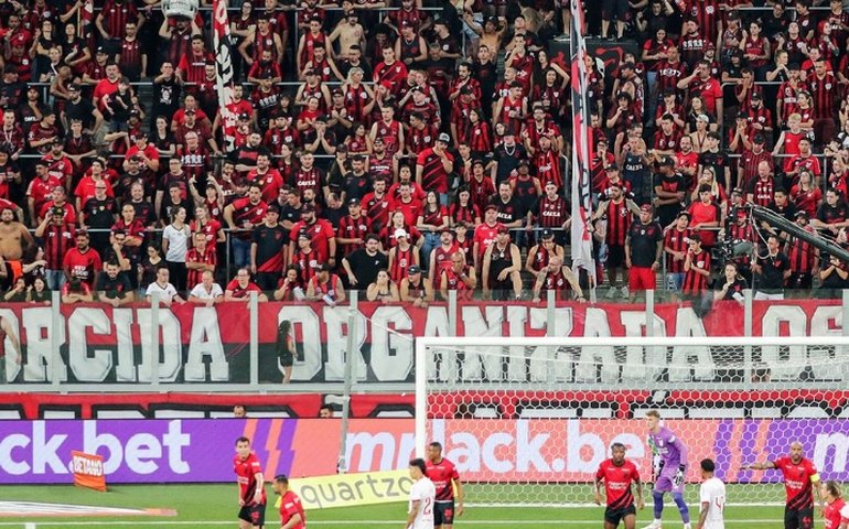 Petraglia volta ao comando para transformar Athletico-PR em SAF: 'Entre maiores das Américas'