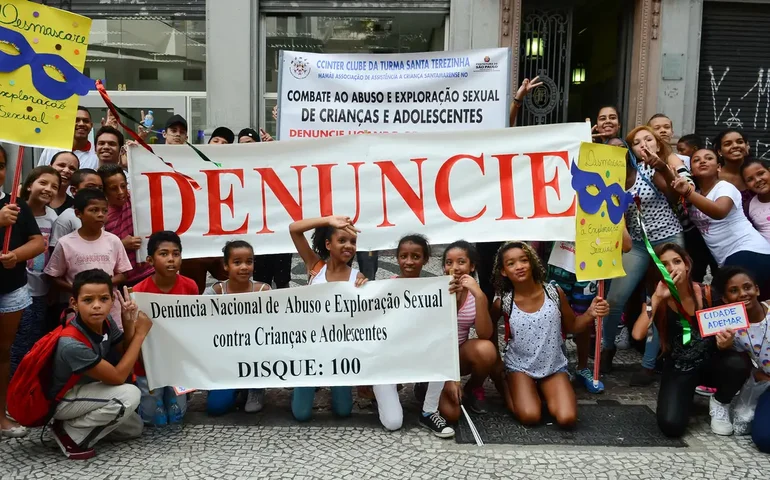 1 a cada 8 crianças sofre abuso sexual na internet a cada ano, diz estudo