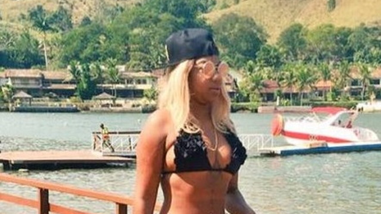 Ludmilla surpreende com foto de biquíni e ganha elogios na web