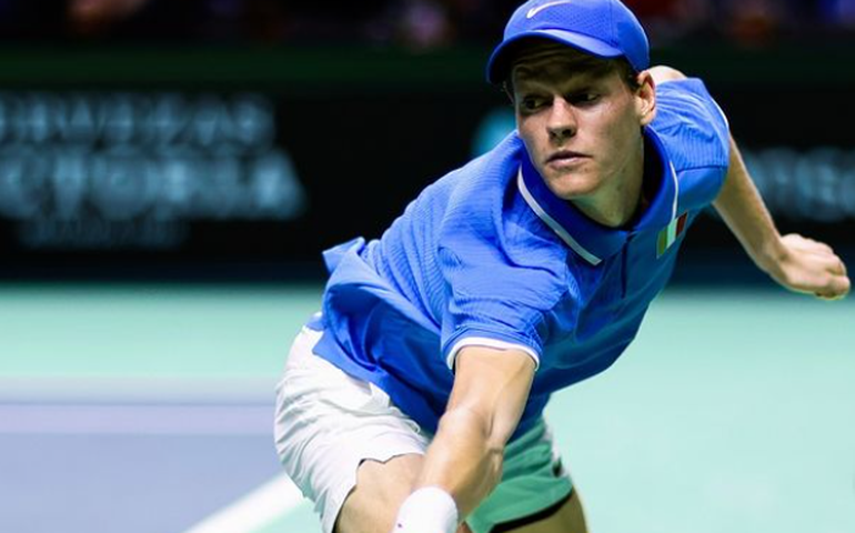 Sinner bate holandês e fecha ano perfeito com título da Copa Davis para a Itália