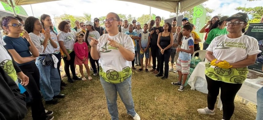 Mutirão de Limpeza de praias contou com a ajuda de parceiros. Foto: Walisson Vieira/Ascom Alurb