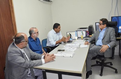 Palmeira: prefeito Júlio Cezar e juiz se reúnem para discutir precatórios do antigo Fundef
