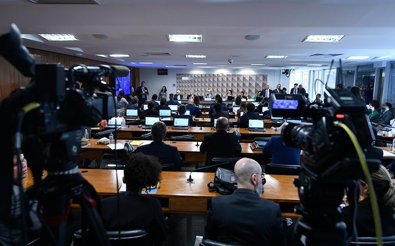 CPMI do 8 de Janeiro remarca depoimento de Mauro Cid