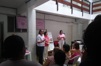 Servidores da Slum participam de palestra sobre câncer de mama 