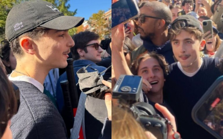 Timothée Chalamet aparece de surpresa em concurso de sósias em NY