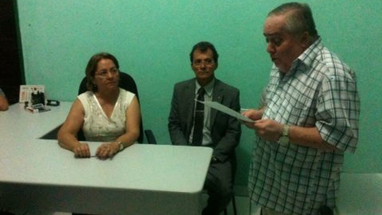 Geralda Ferro toma posse como prefeita em Estrela de Alagoas