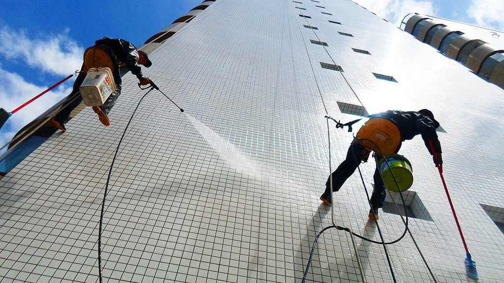 Limpeza de fachadas: saiba quais são as exigências e cuidados