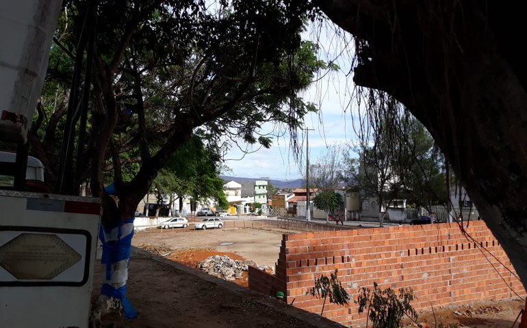 Praça das Casuarinas: Prefeito promoverá audiência pública de &#8216;faz de contas&#8217;