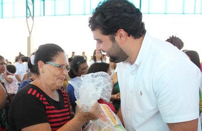 Prefeitura encerra projeto Santana do Mundaú Vivendo a Magia do Natal com grande festa