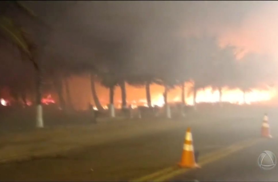 Espetáculo pirotécnico sem autorização provoca incêndio em Aracaju