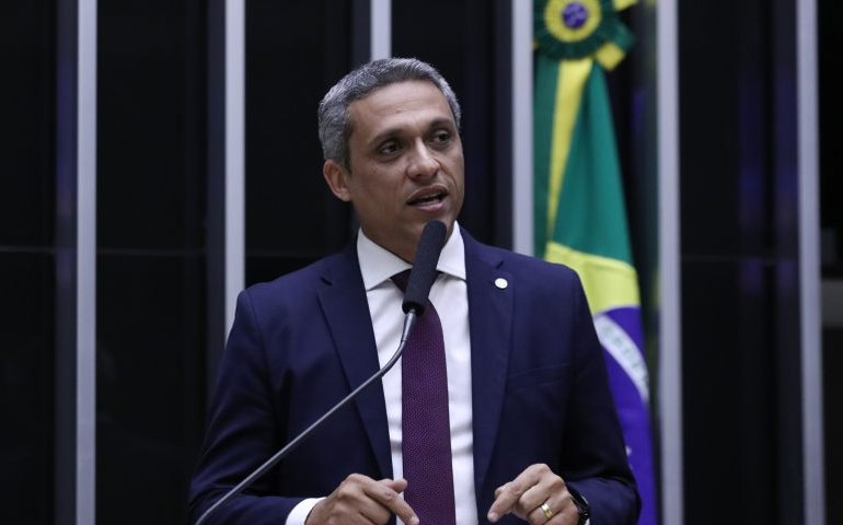 Comissão debate restrições à liberdade de expressão