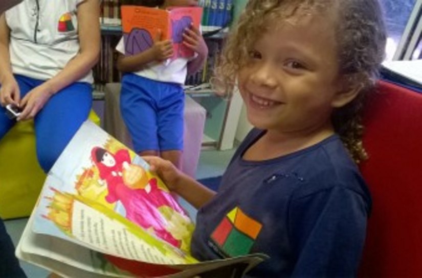 BiblioSesc traz clássicos da literatura infantil ao Lar São Domingos