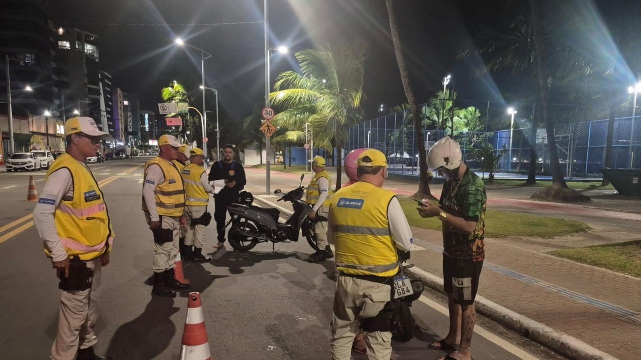 Ronda no Bairro intensifica ações preventivas na orla de Maceió e no Francês
