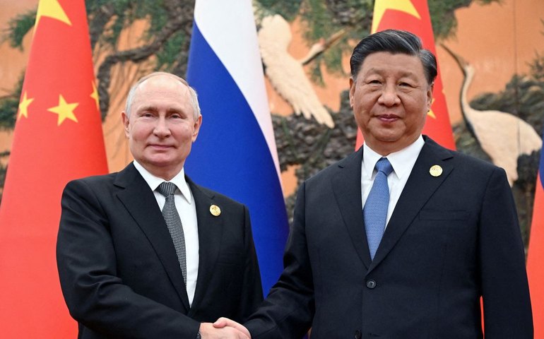 Ucrânia ataca Moscou durante visita de Xi Jinping; aeroportos fecham