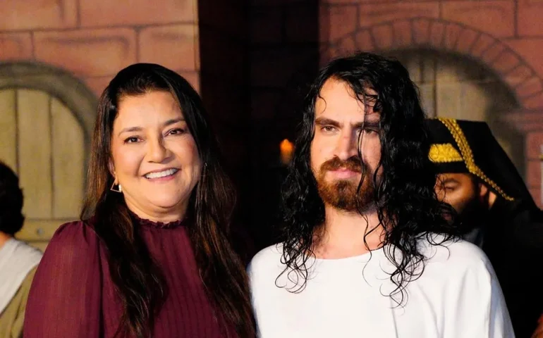 Espetáculo A Paixão de Cristo emociona população de Belém