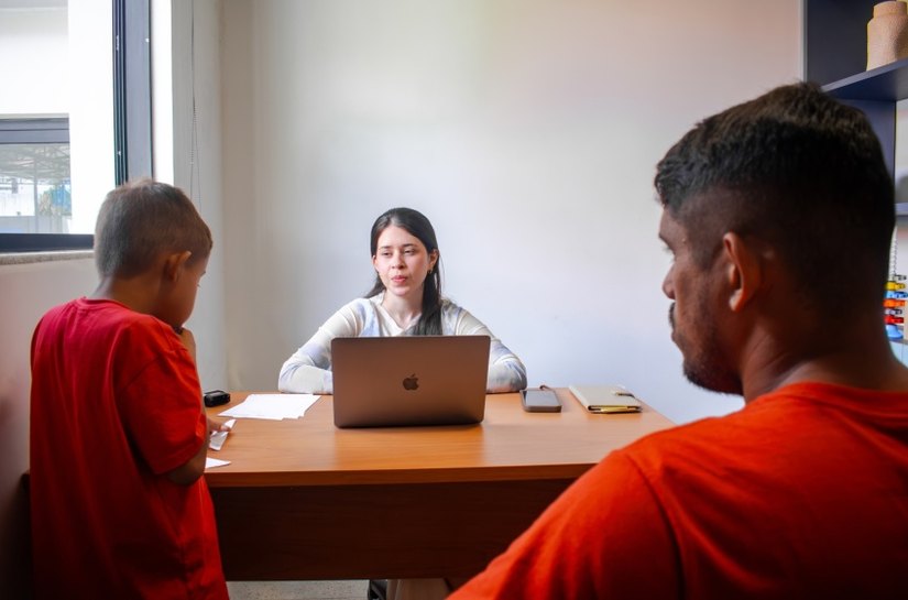 Casa do Autista de Maceió amplia cuidado com acompanhamento psiquiátrico integrado às terapias
