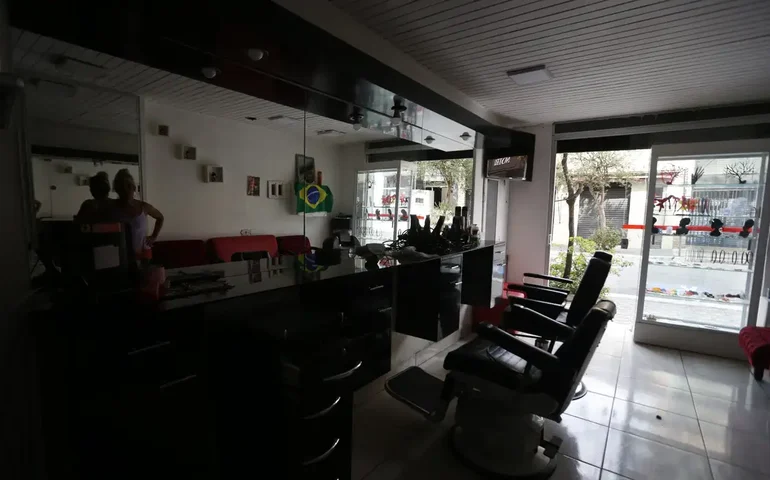 Falhas em linhas de transmissão causam interrupção de energia no Rio de Janeiro