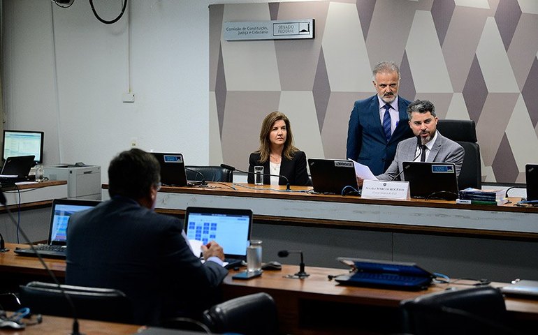 Senadores leem relatórios de indicados ao STJ; sabatinas ficam para próxima quarta
