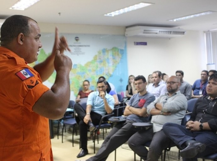 Servidores da Seplag recebem treinamento de combate a incêndios