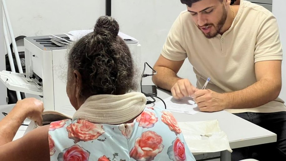 Departamento de Trânsito participa de ação volta às mulheres no Antares
