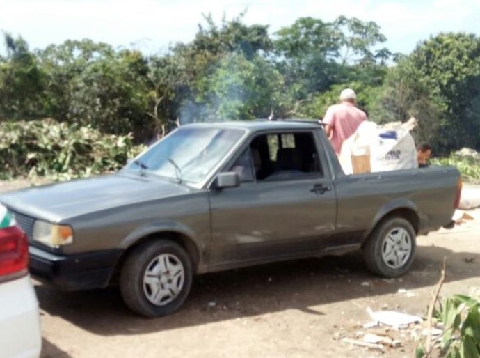 Agentes da Slum flagram descarte irregular no Tabuleiro do Martins