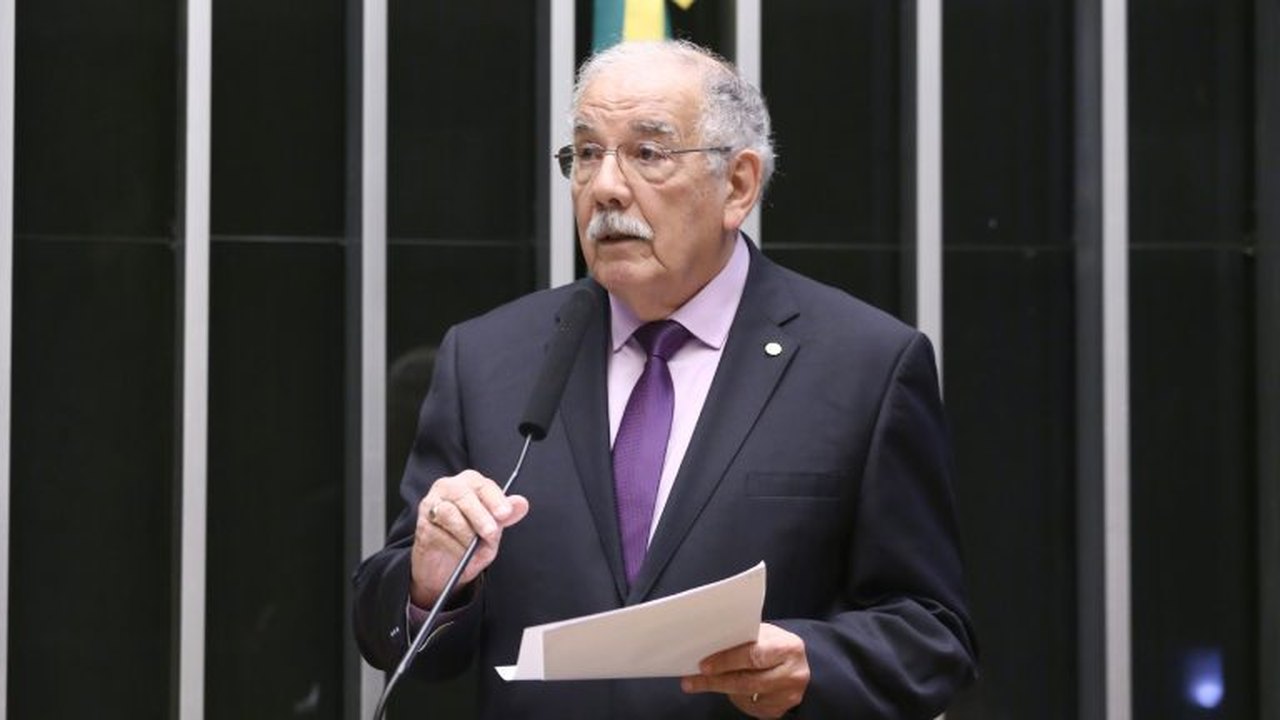 Projeto suspende abertura de novos cursos privados de medicina por cinco anos