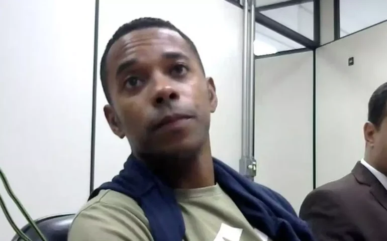 Robinho deixa penitenciária em Tremembé e é transferido para presídio em Limeira