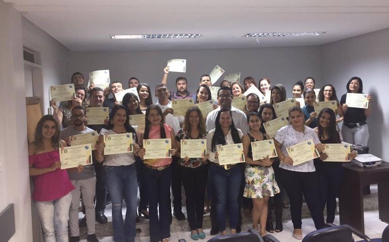 Primeira turma de Libras encerra atividades na CDL Arapiraca