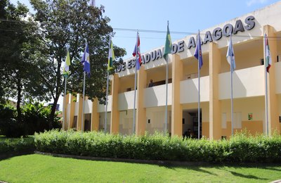 Governo de Alagoas nomeia 127 professores no maior concurso da história da Uneal