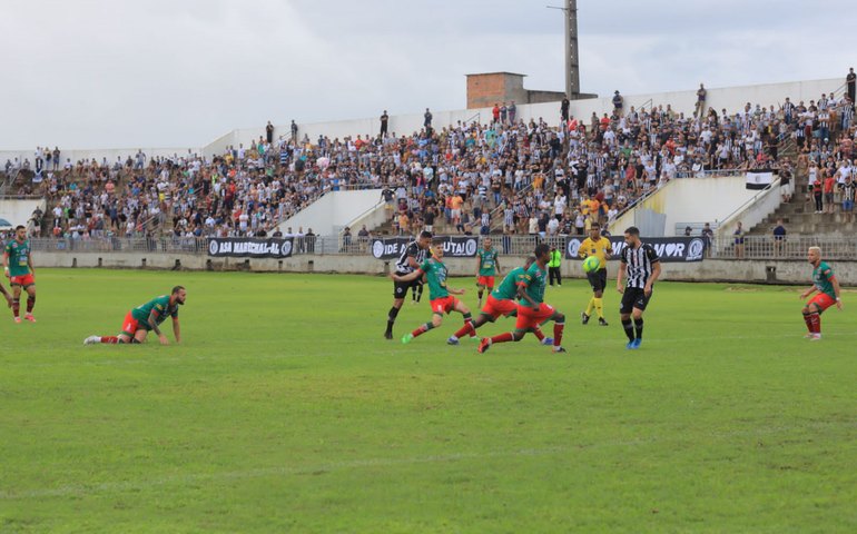 CSE vence o ASA por 3 x 2 e encosta no G4; Alvinegro ainda lidera