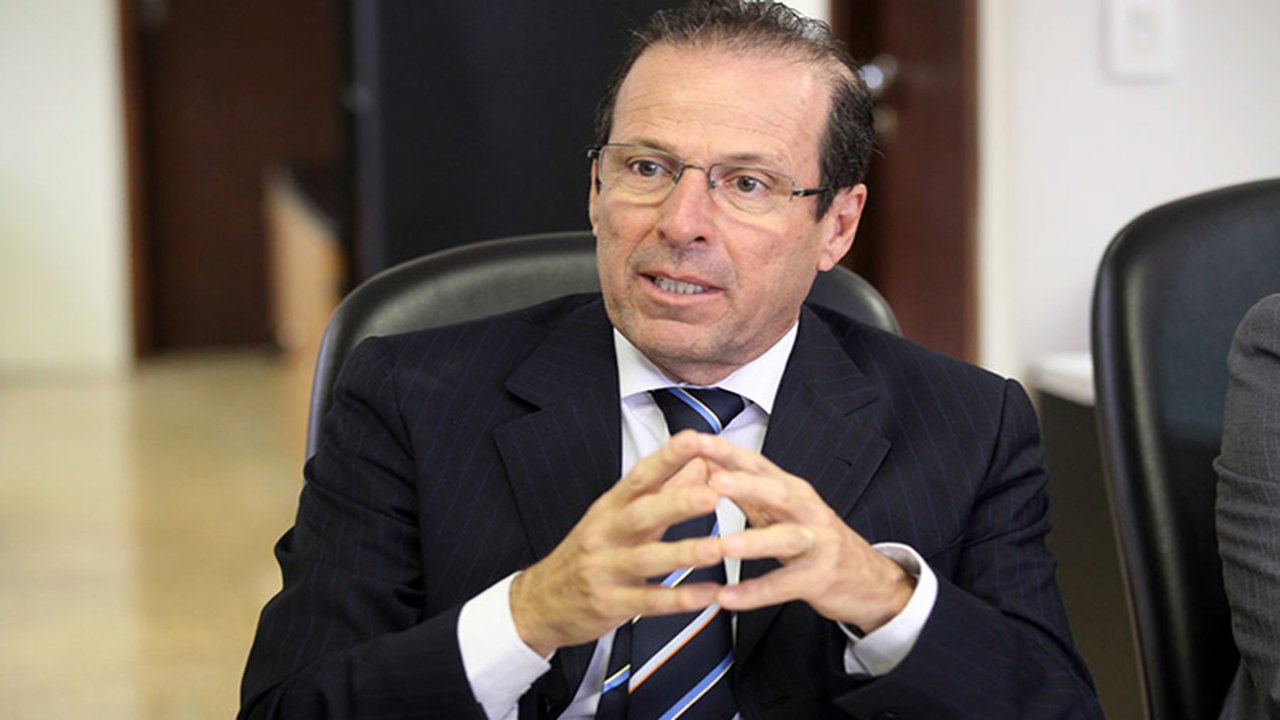 TJ mantém afastamento e abre processo contra juiz Braga Neto