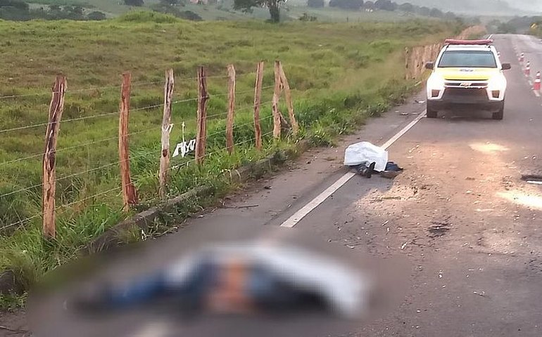 Motociclista e passageiro morrem atropelados na AL-115, em Lagoa da Canoa