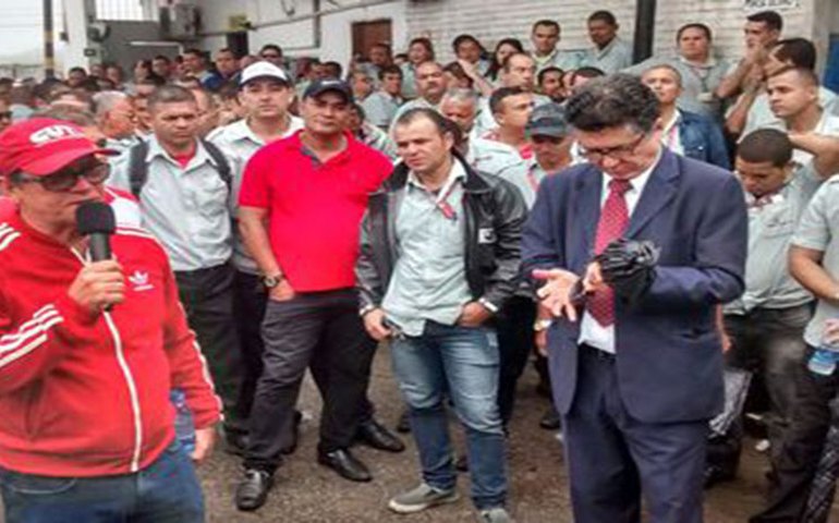Rodoviários rejeitam proposta de reajuste; ônibus continuam parados em Maceió