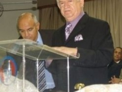 Pr. Abraão de Almeida pregou na Santa Ceia