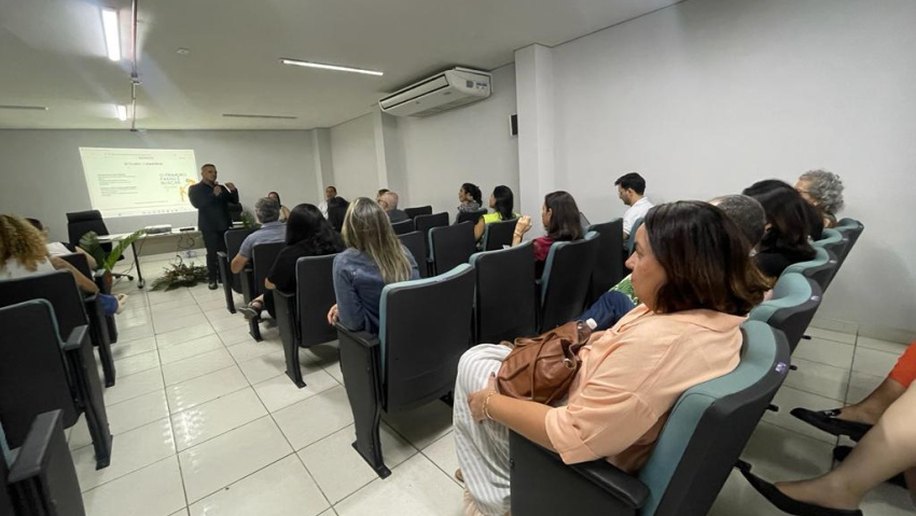 Reunião aborda prevenção ao suicídio e fluxo da Atenção Psicossocial de Maceió