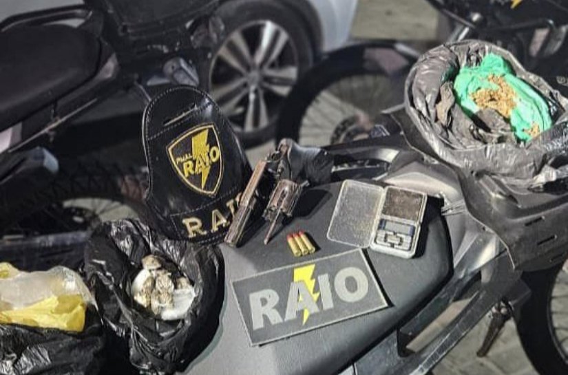 PM prende duas pessoas por tráfico de drogas e posse ilegal de arma em Maceió e Craíbas